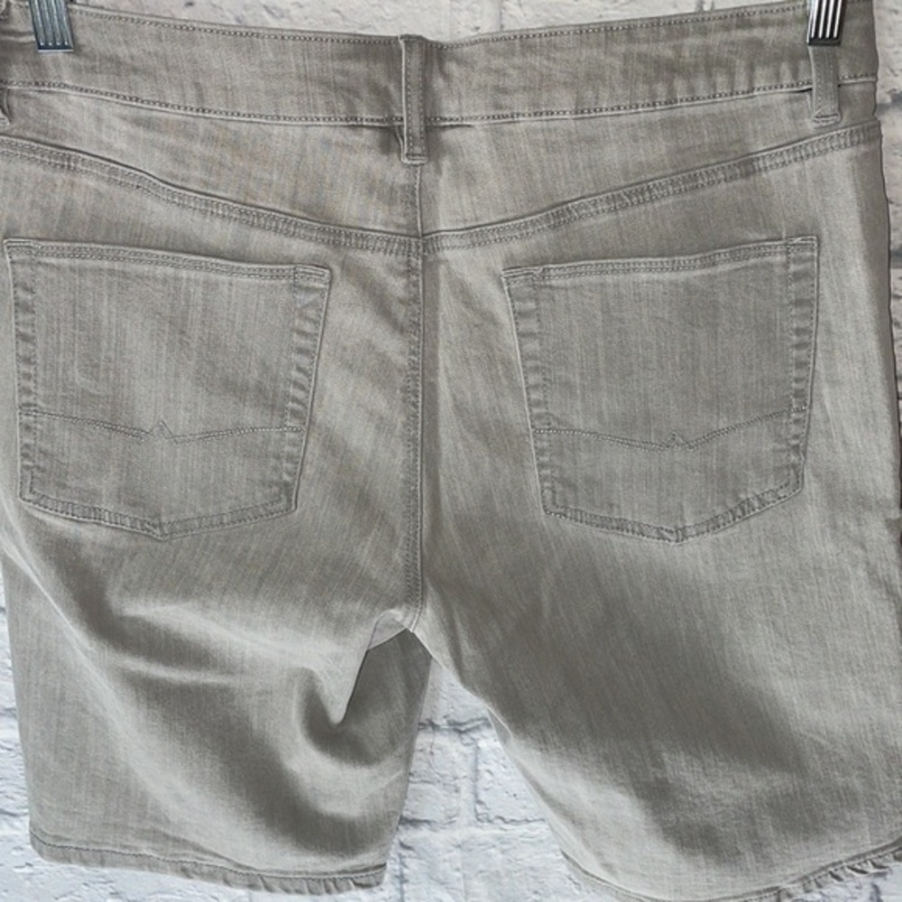 ASOS Mens Stretch Gray Casual Denim Bermuda Jean Shorts - Picture 2 of 9